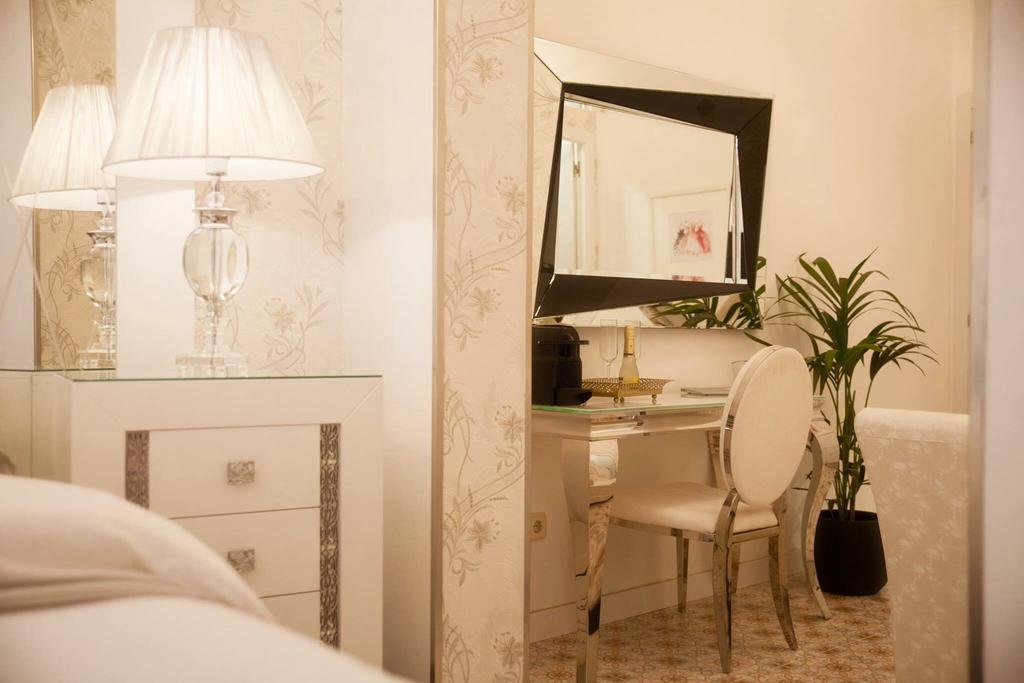 Hostal Casa Boutique (Adults Only) Madrid Esterno foto