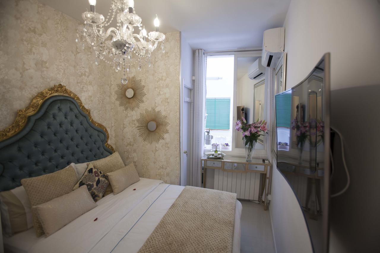 Hostal Casa Boutique (Adults Only) Madrid Esterno foto